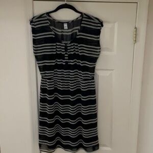 Old Navy Black and White Sleeveless Scoop Neck Midi Dress